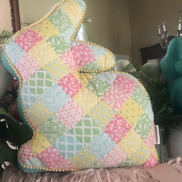 NWT! Cupcakes & Cashmere Easter Quilted Style Bunny Pillow - Picture 6 of 8